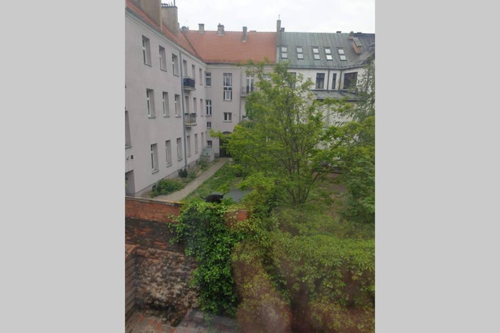 Apartament W Kamienicy Przy Plantach Kalisz  Luaran gambar